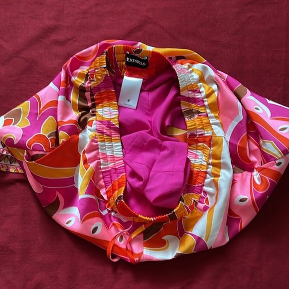 Express Sz M Graphic Print Button Down Shirt & Shorts Set. SOLD AS A SET. - Picture 15 of 16